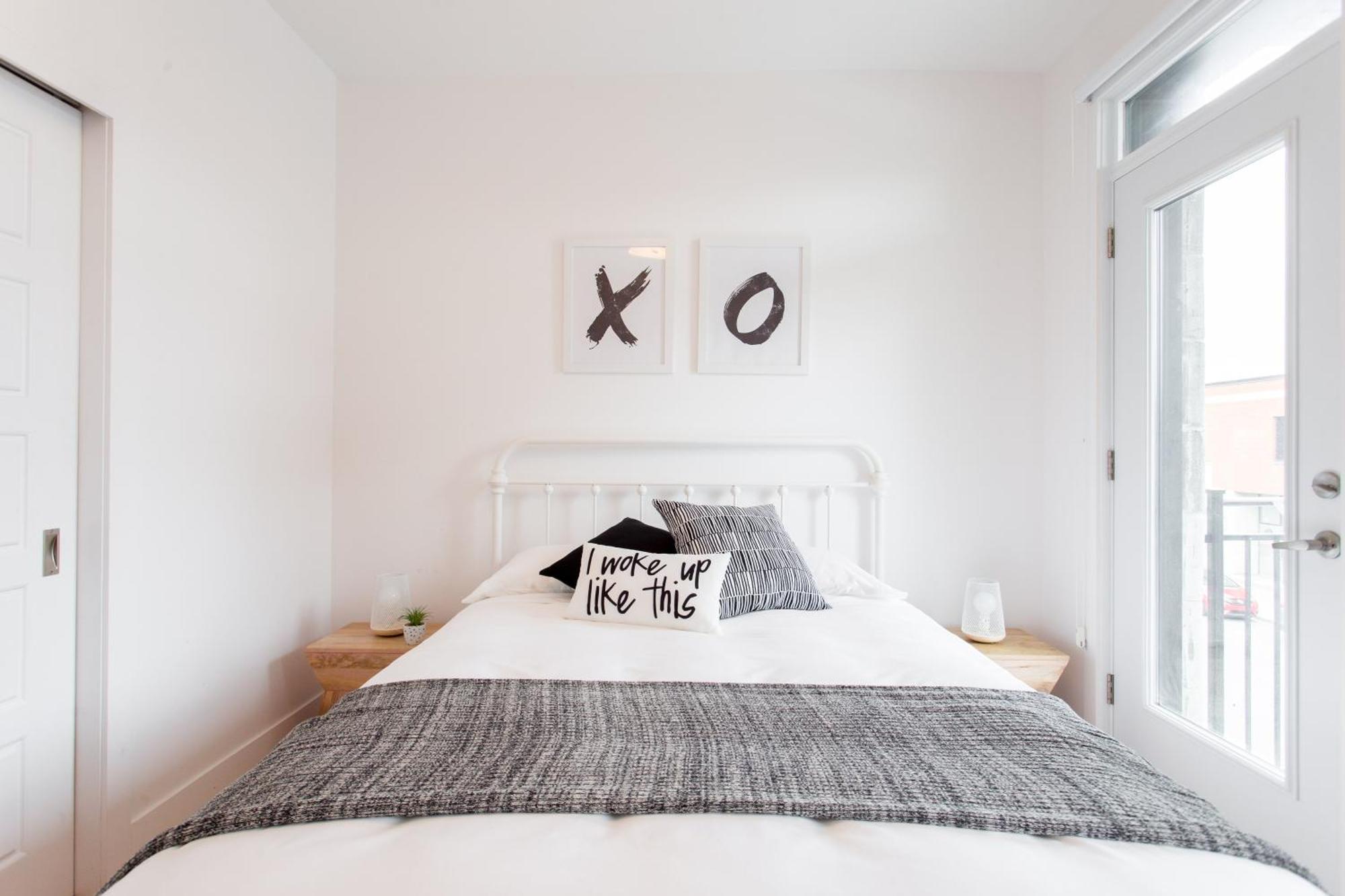 Hip, Stylish Apartment In Little Italy By Den Stays A Montréal Chambre photo