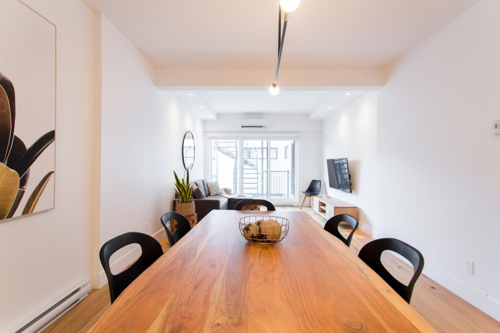 Hip, Stylish Apartment In Little Italy By Den Stays A Montréal Chambre photo