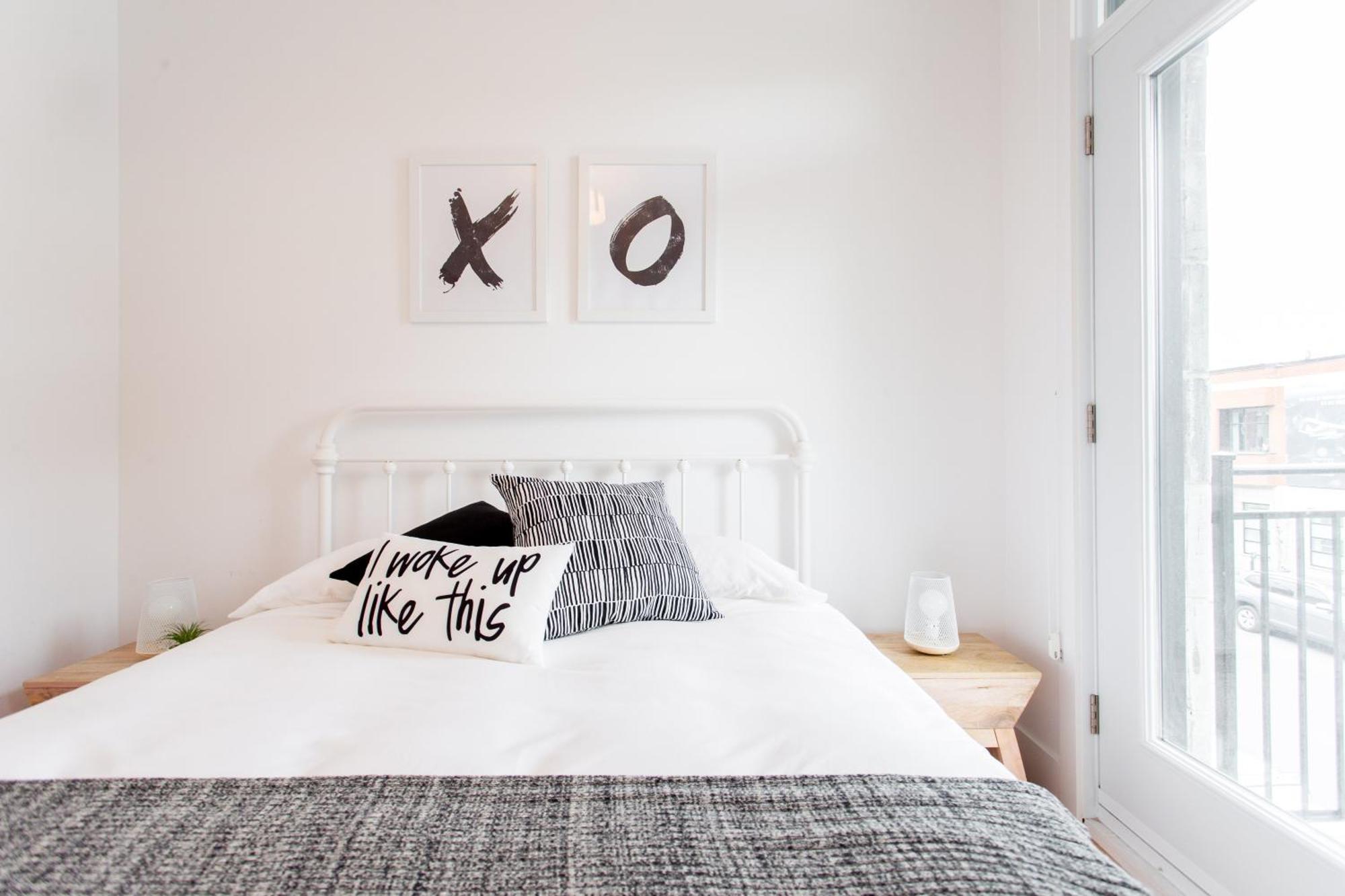 Hip, Stylish Apartment In Little Italy By Den Stays A Montréal Chambre photo
