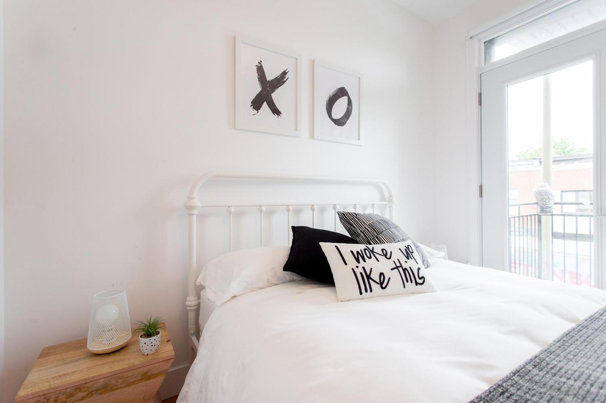 Hip, Stylish Apartment In Little Italy By Den Stays A Montréal Chambre photo