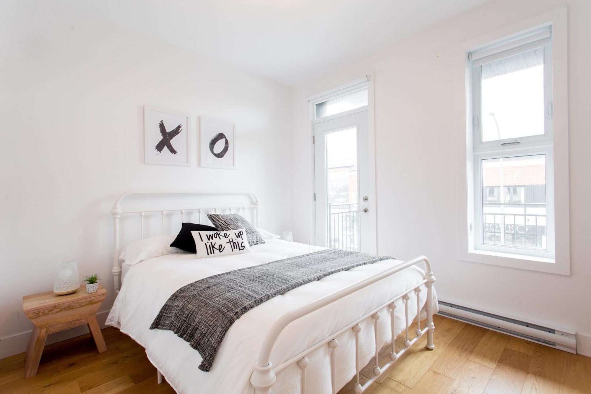Hip, Stylish Apartment In Little Italy By Den Stays A Montréal Chambre photo